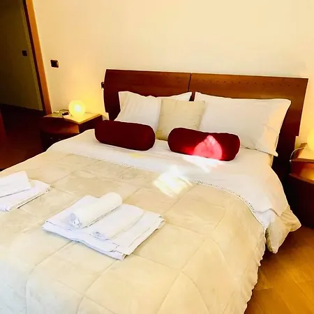 Accanto Ai Mercatini Di Natale