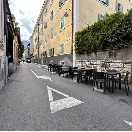 Accanto Ai Mercatini Di Natale